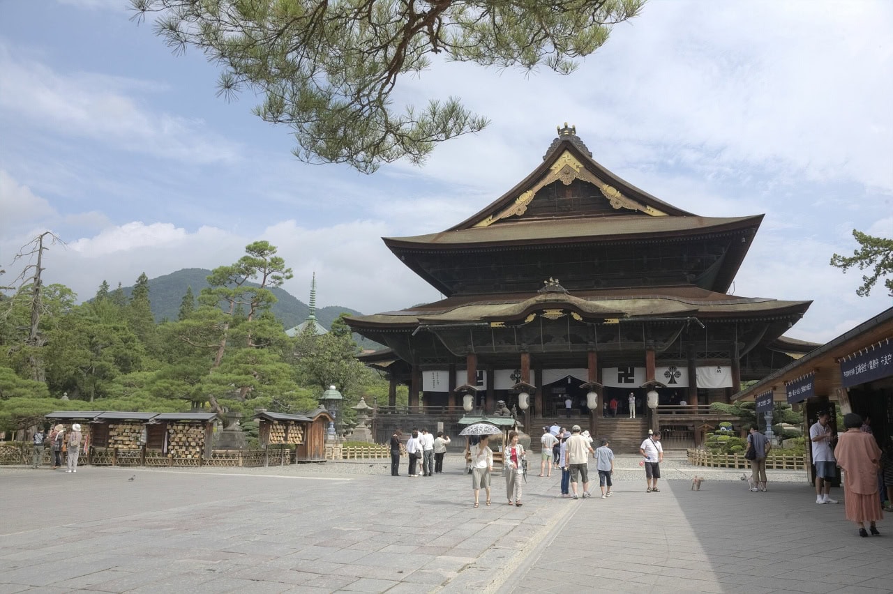 De hoofdhal van Zenkō-ji